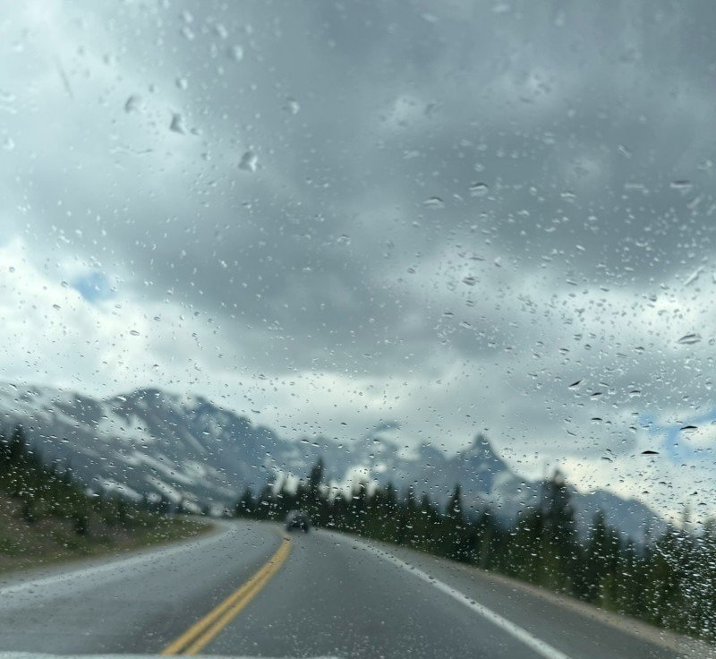 Rainy drive through the Canadian Rockies on the Icefields Parkway