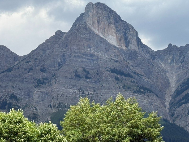 Mountain view from Saskatchewan River Crossing along the Icefields Parkway